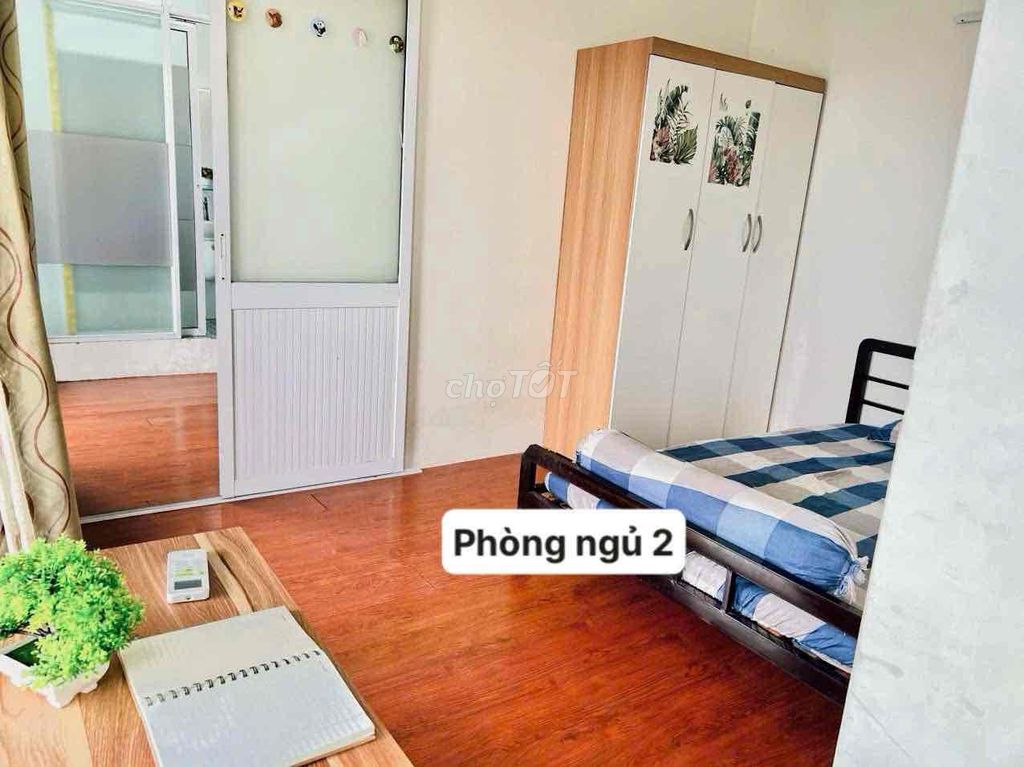 2 separate bedrooms for leaving 10 motorcycles90 m2 nice front house