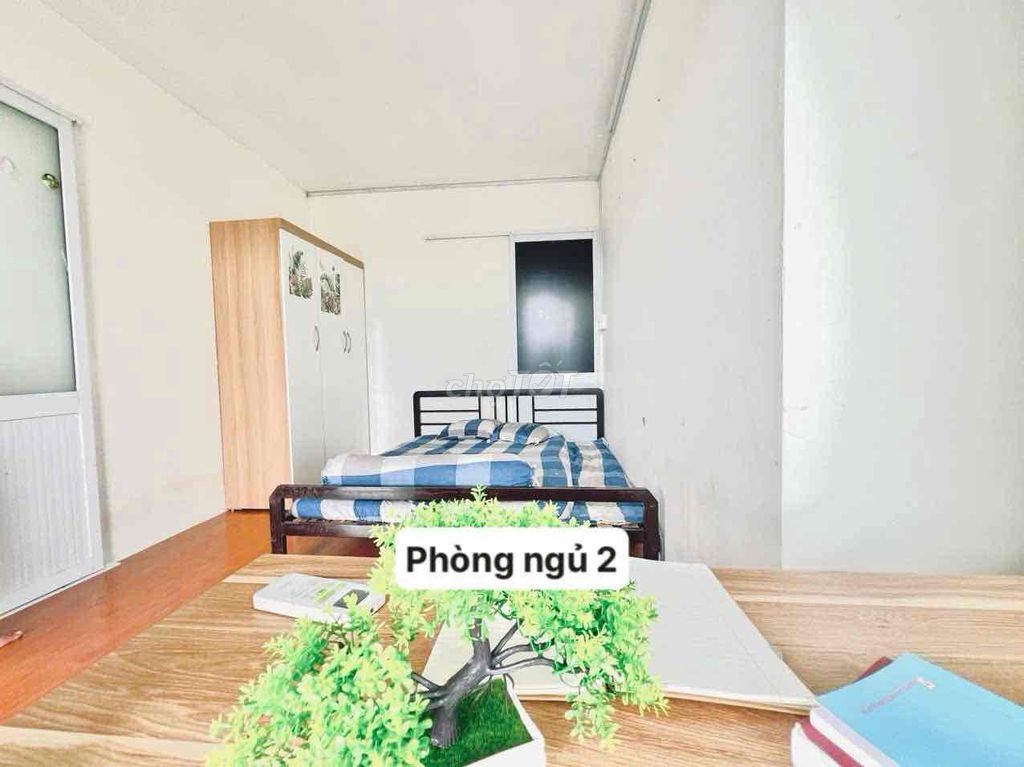 2 separate bedrooms for leaving 10 motorcycles90 m2 nice front house