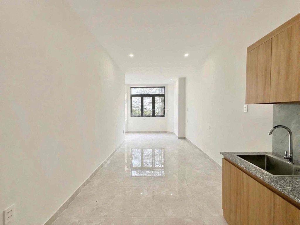 Rent de Full Seven in Đỗ Xuân Hợp.