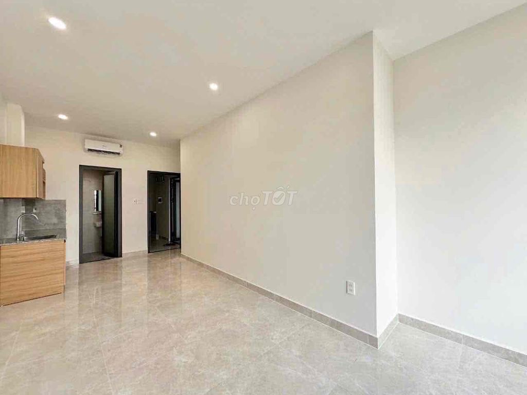 Rent de Full Seven in Đỗ Xuân Hợp.