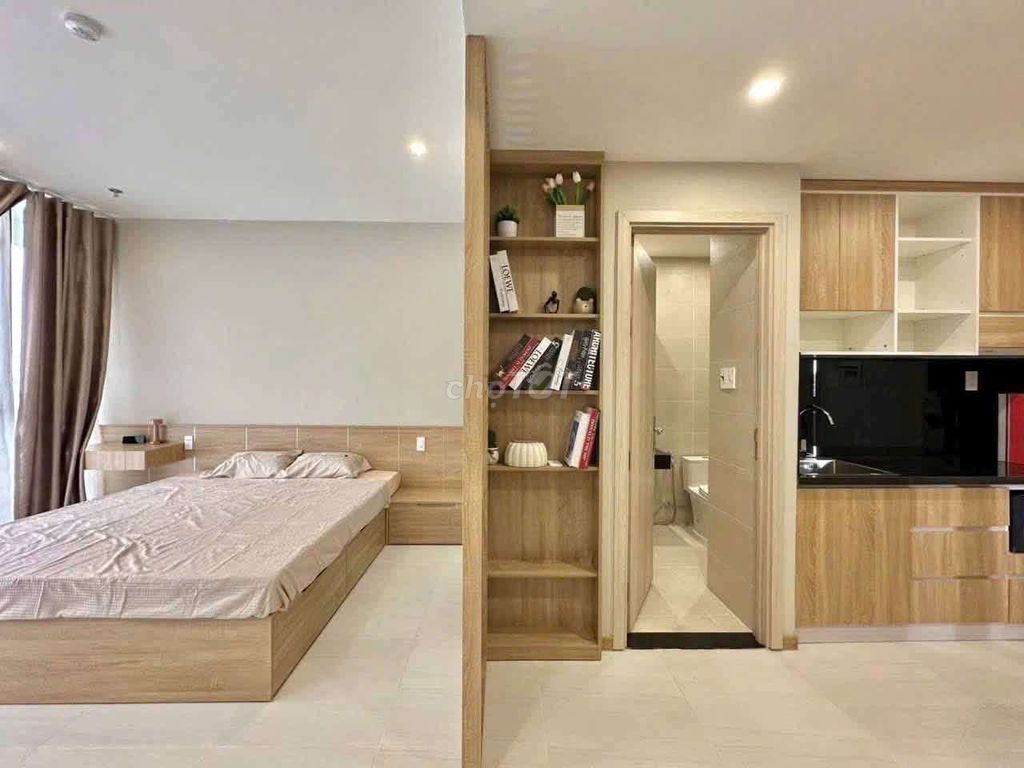 Super-splitting balcony at the heart of 10_full new furniture 100%.