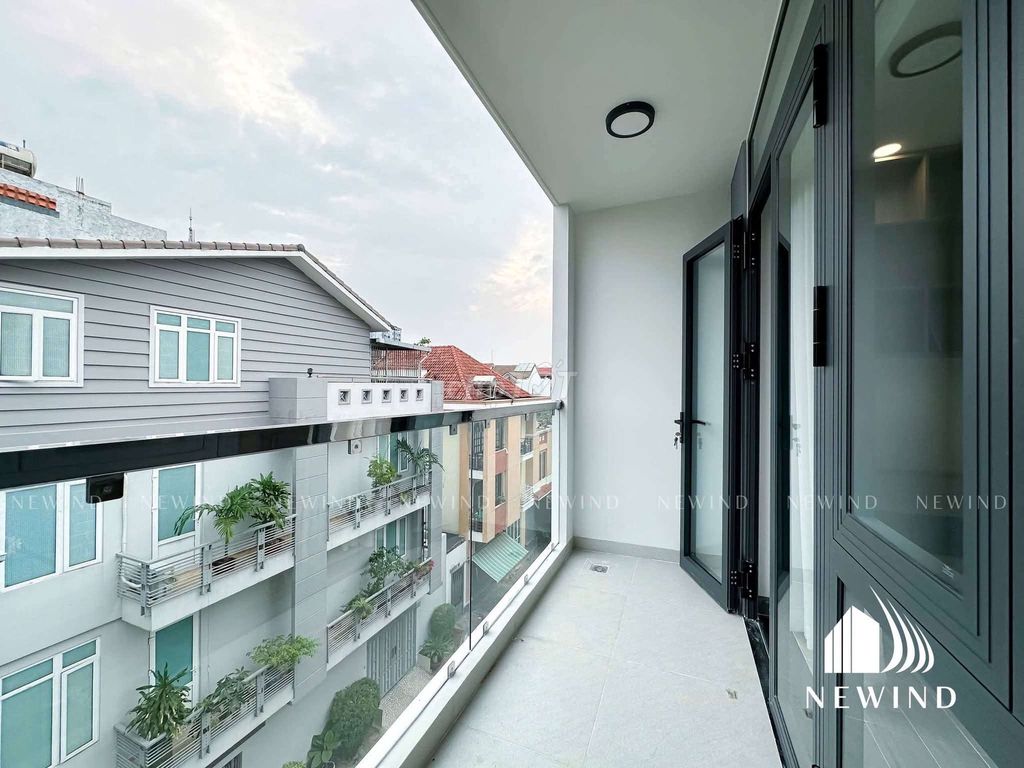 The new studio built an entire piece of furniture with open balconies