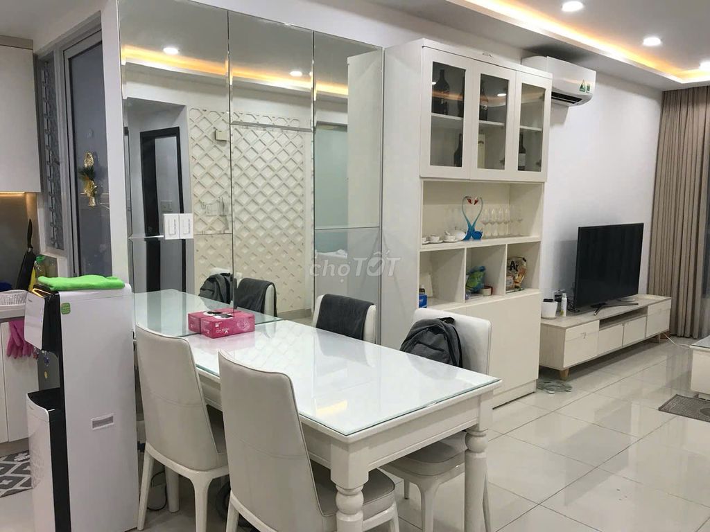 "Giby Celadon City" "Two bedrooms full of furniture" - 12 million.