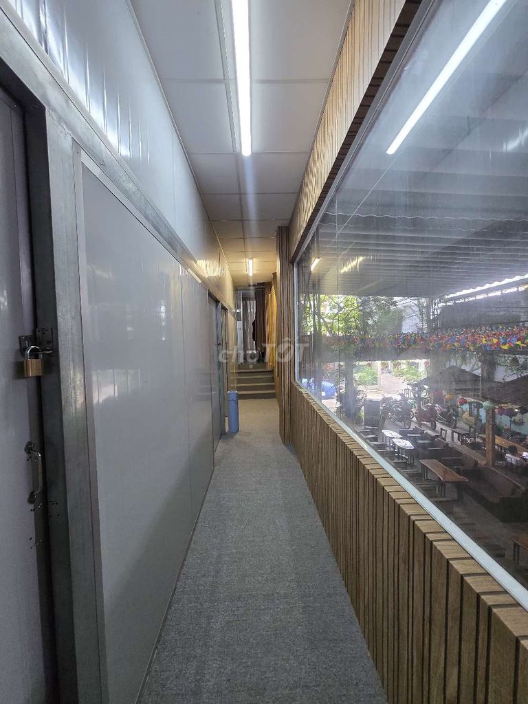 Rent the free room for the first month-- no stake--aeon 4 P.