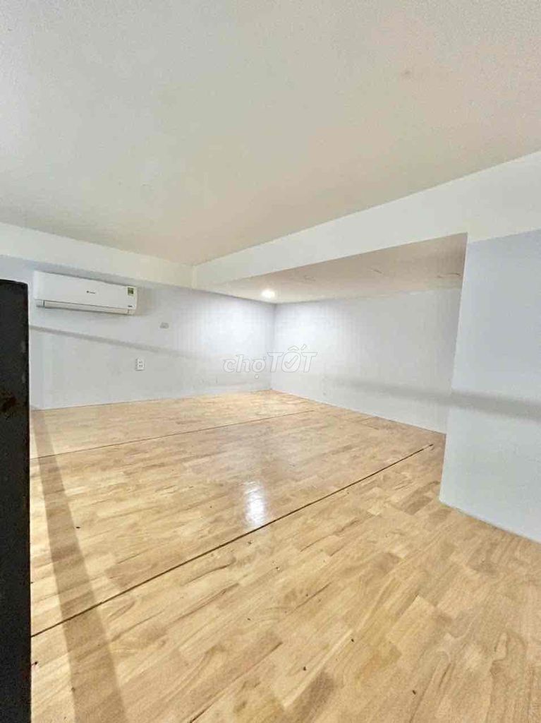 Pass room