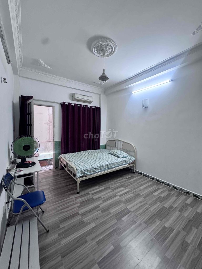 Rent room-- there's a balcony-- Nguyễn Hữu Cảnh, Bình Thạnh