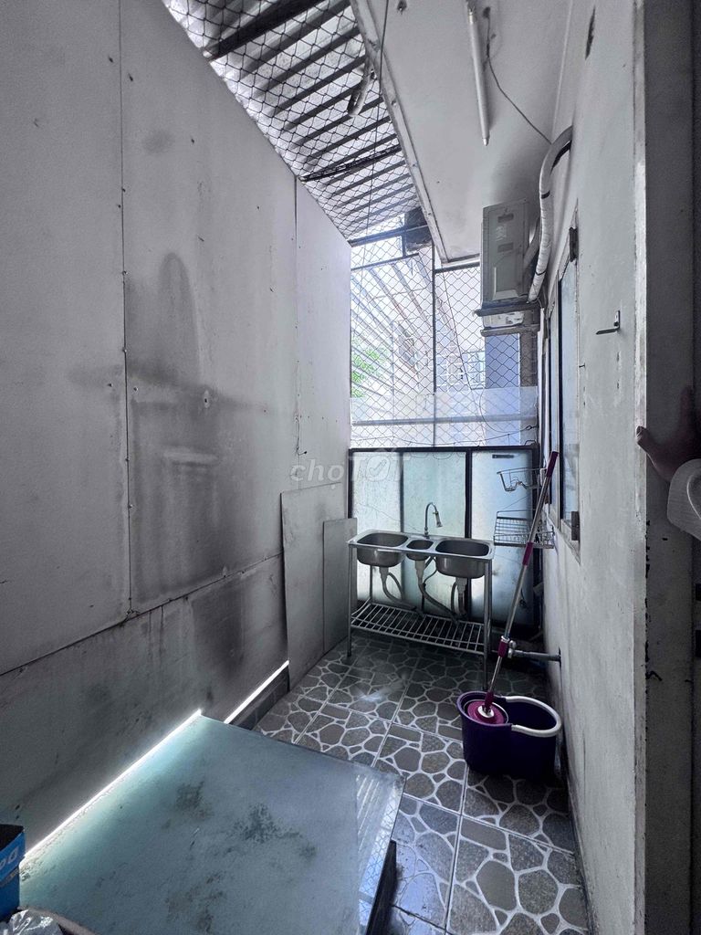 Rent room-- there's a balcony-- Nguyễn Hữu Cảnh, Bình Thạnh