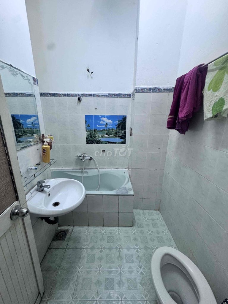 Rent room-- there's a balcony-- Nguyễn Hữu Cảnh, Bình Thạnh