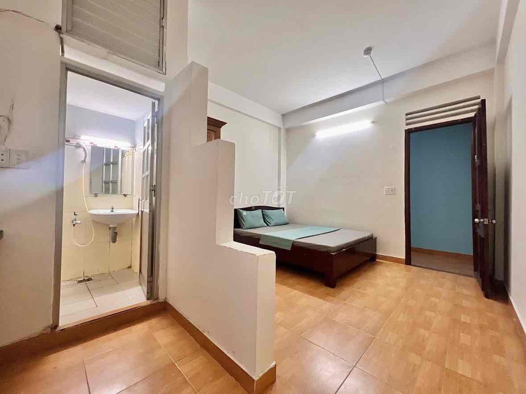 Five minutes forward to modern kcx and open market - full interior
