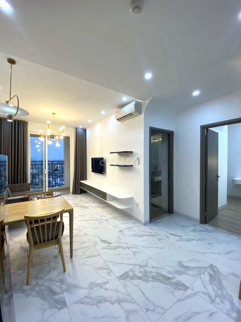 Rent Richstar area 53 - 10,5 million a month.