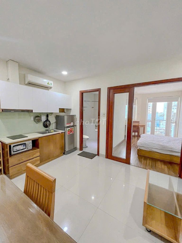 Room 45 M2 cleans up the new kitchen 100% immediately.