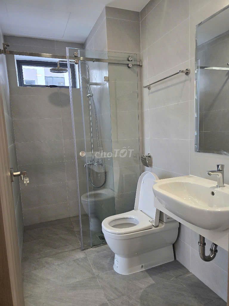 There's two remaining rents for 5-5.5 million. 2 bedrooms, 1 toilet,63 million.