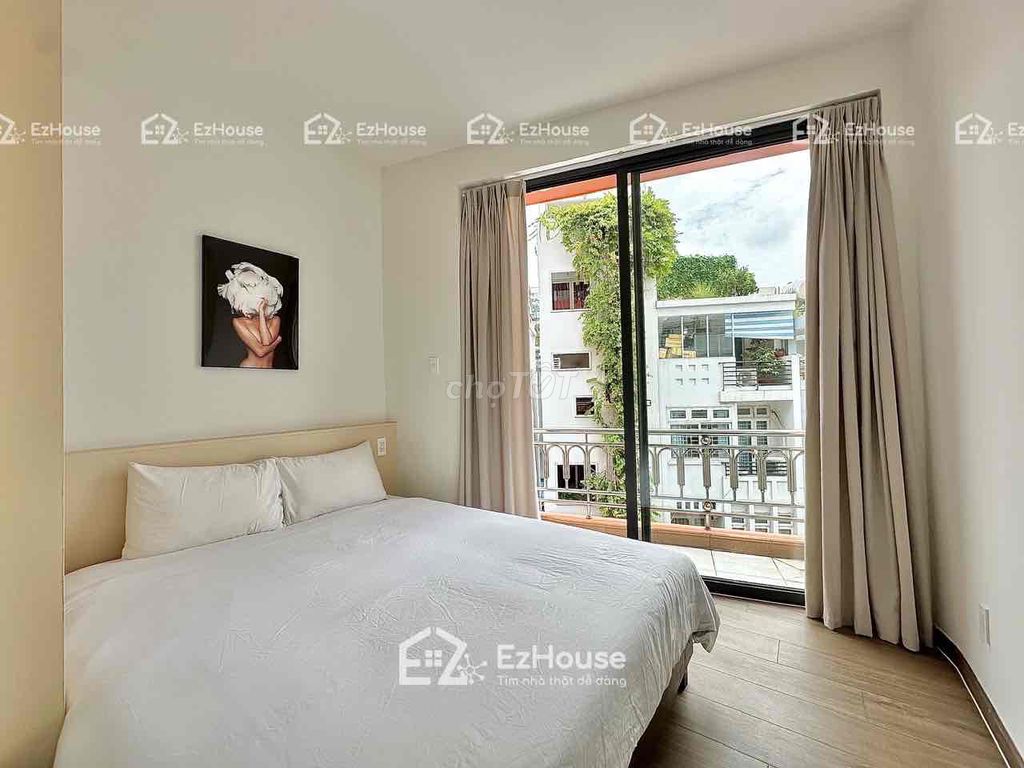 The studio's system. A full bedroom in Hoàng Văn Thụ Park.