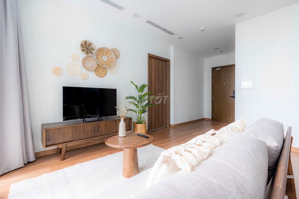 Eco green-g for a bedroom cost 7.5 million -- nice view house.