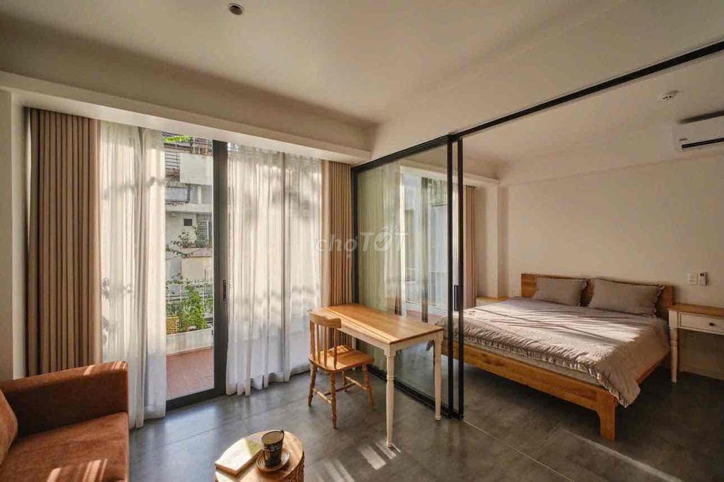 Rent a service apartment. A high-end high-class gym. Cleaning machine near University.