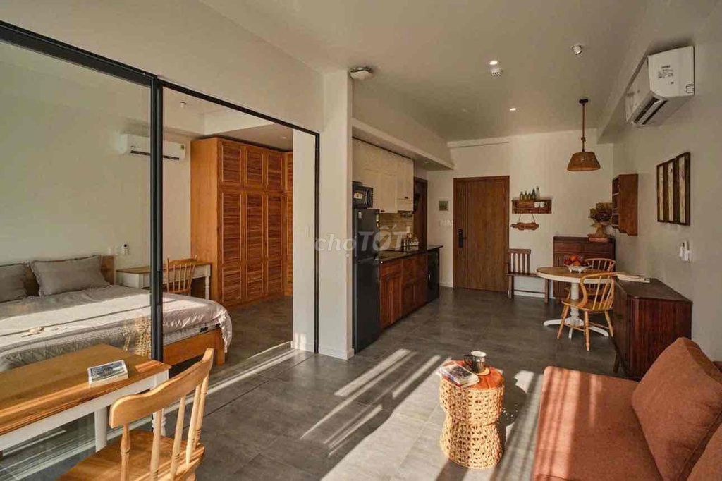 Rent a service apartment. A high-end high-class gym. Cleaning machine near University.