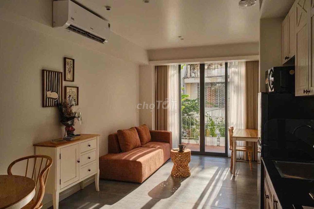 Rent a service apartment. A high-end high-class gym. Cleaning machine near University.
