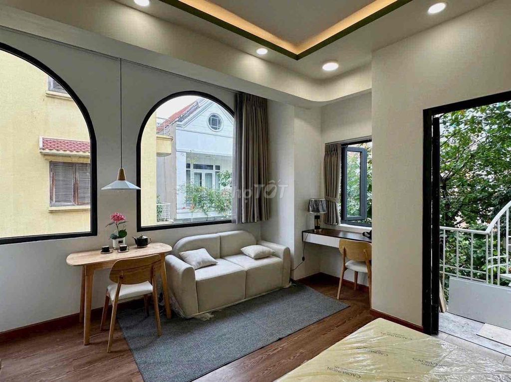 Rent a service apartment. A high-end high-class gym. Cleaning machine near University.