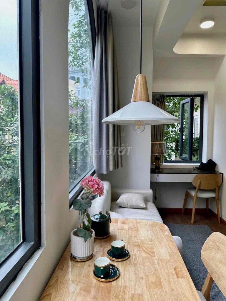 Rent a service apartment. A high-end high-class gym. Cleaning machine near University.