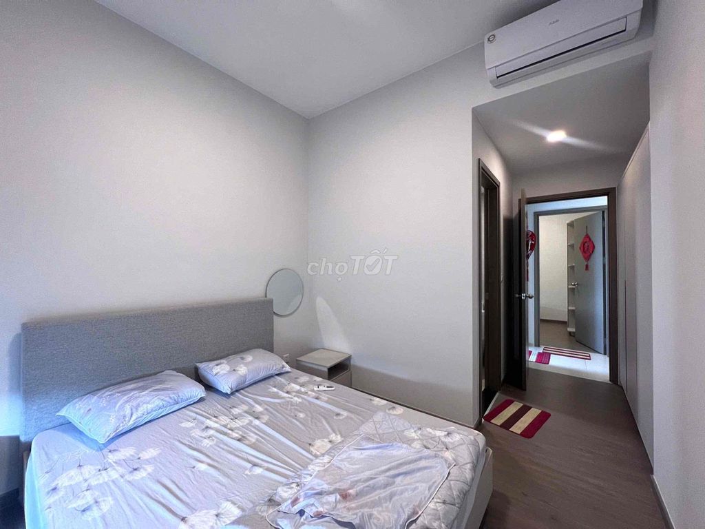 We'll rent 85 meters. Three bedrooms. Two.