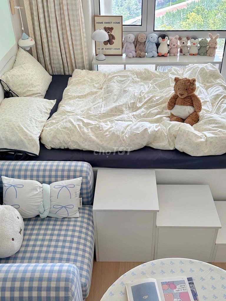 Customer, transfer to Service Pass, Room Decor ready.