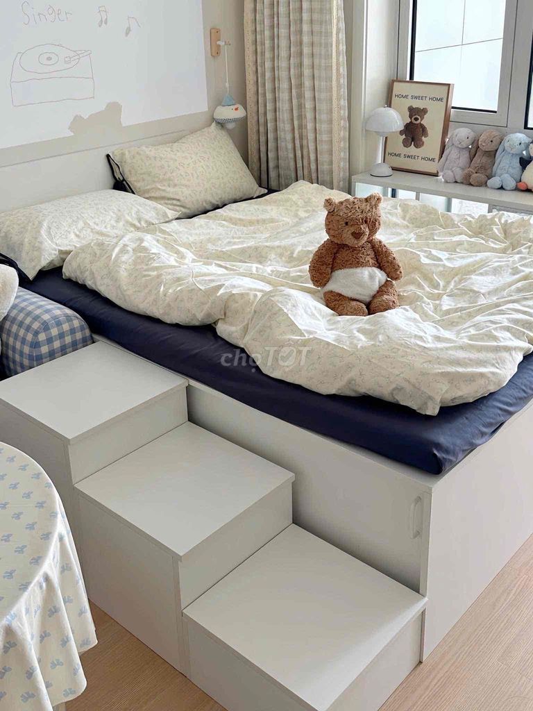 Customer, transfer to Service Pass, Room Decor ready.