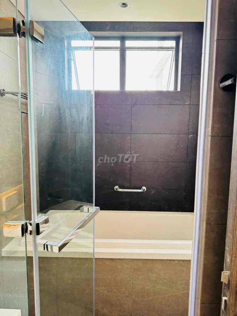 Rent apartment Duprix 4 bedrooms (S=200 m2 Celadon City)