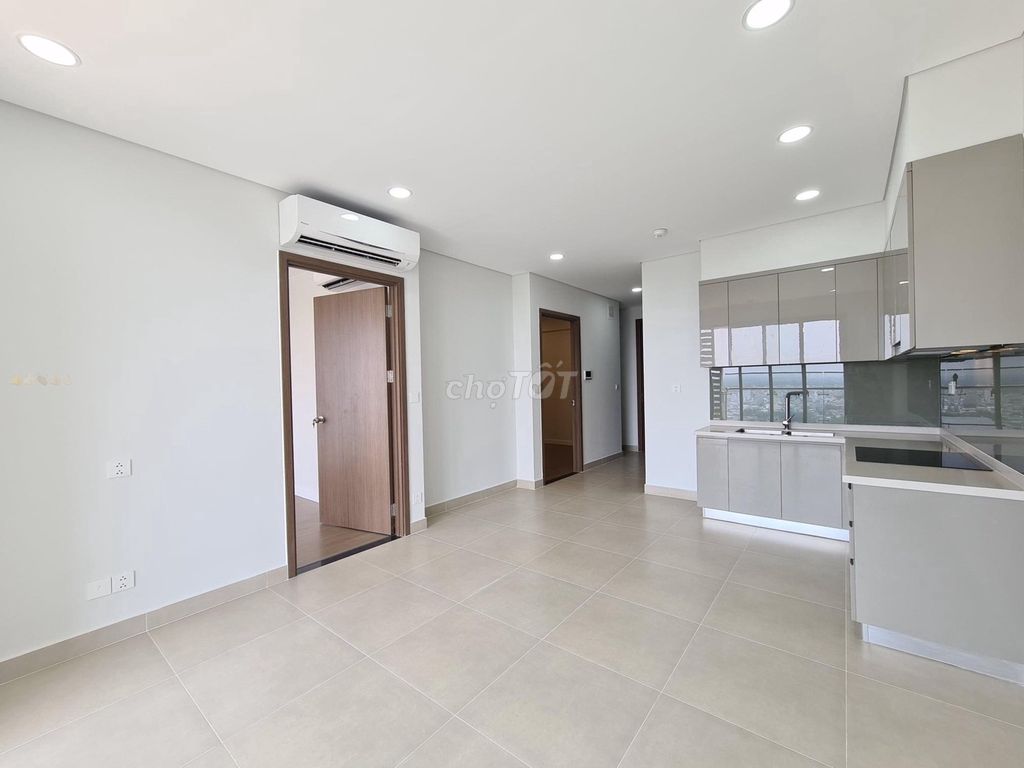 The river panorama rents two bedrooms, two ntcb toilets, only 12 million dollars.