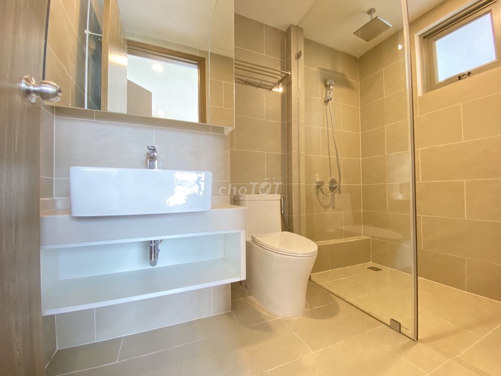 The river panorama rents two bedrooms, two ntcb toilets, only 12 million dollars.