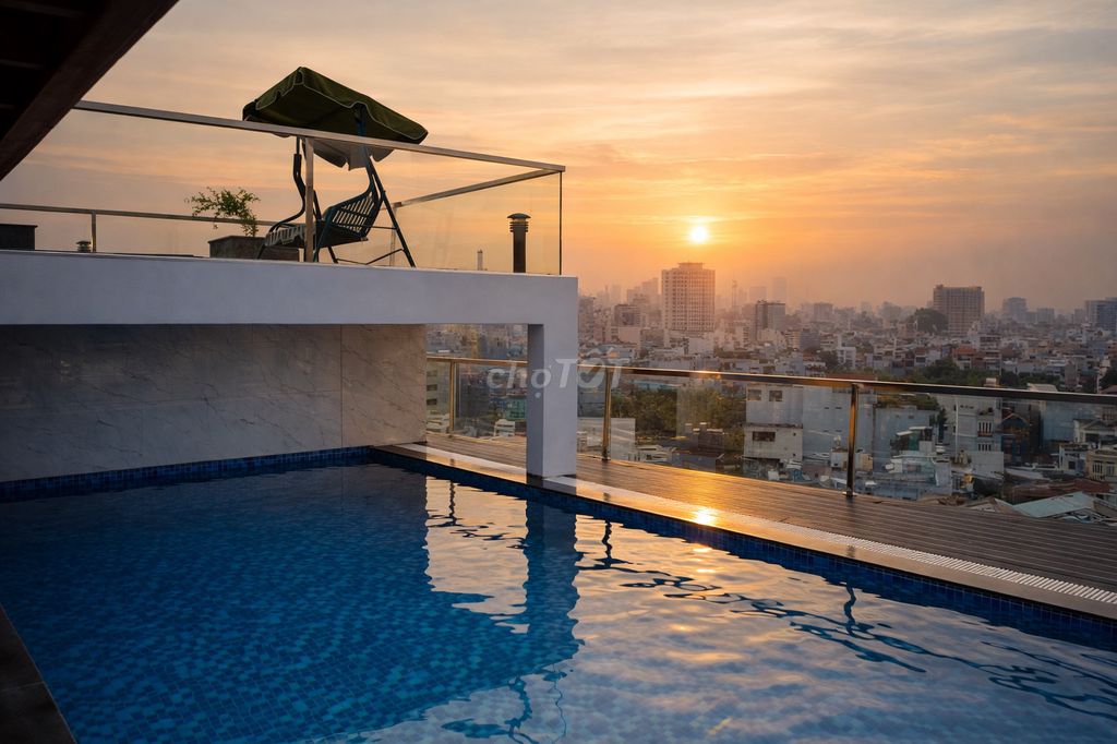 The Tzeun-1 Bedroom Justice Bridge has its own pool.