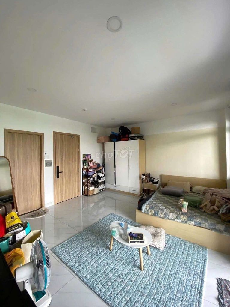 Rent the full-in-a-half balcony house near Arts Phan Huy Ích.