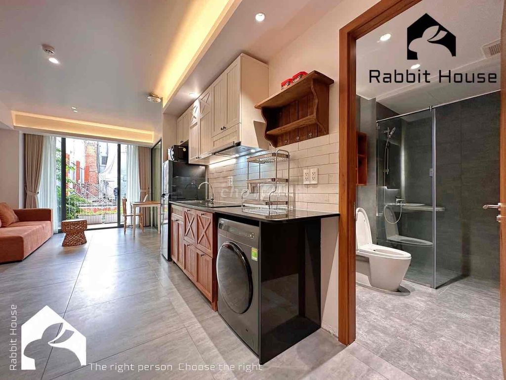 The apartment is a full bedroom with a big Hồ Hảo Hớn district 1 near the Institute.