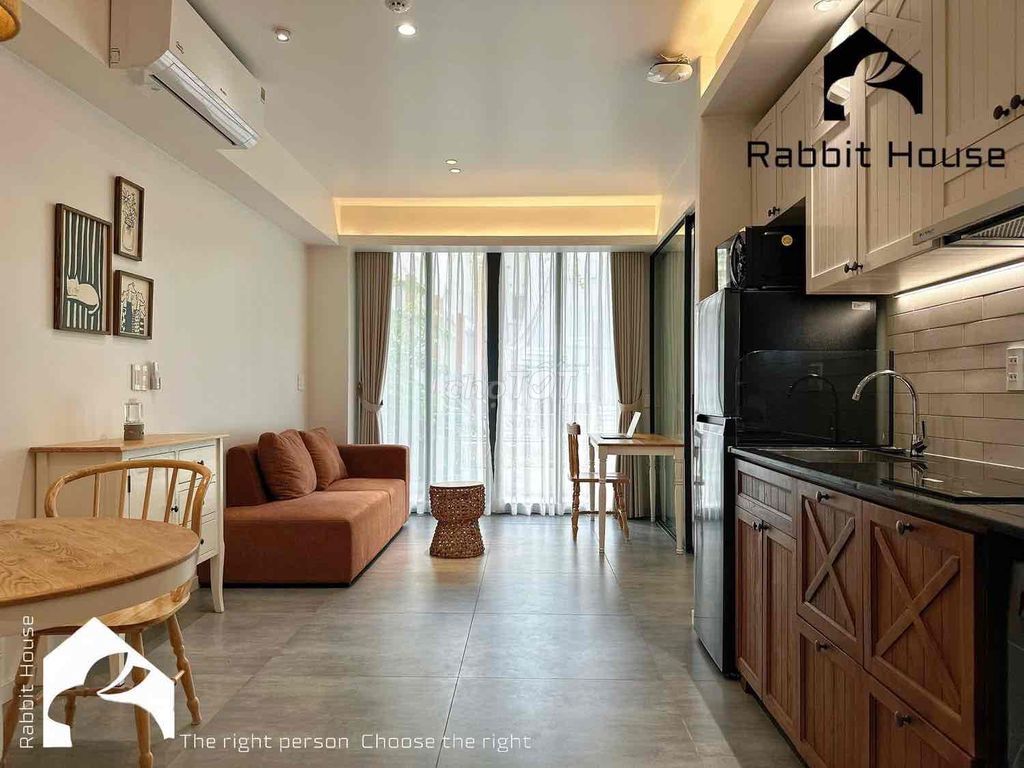 The apartment is a full bedroom with a big Hồ Hảo Hớn district 1 near the Institute.