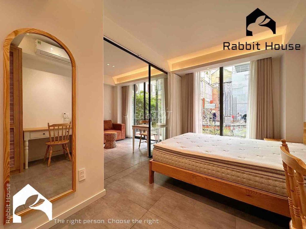 The apartment is a full bedroom with a big Hồ Hảo Hớn district 1 near the Institute.
