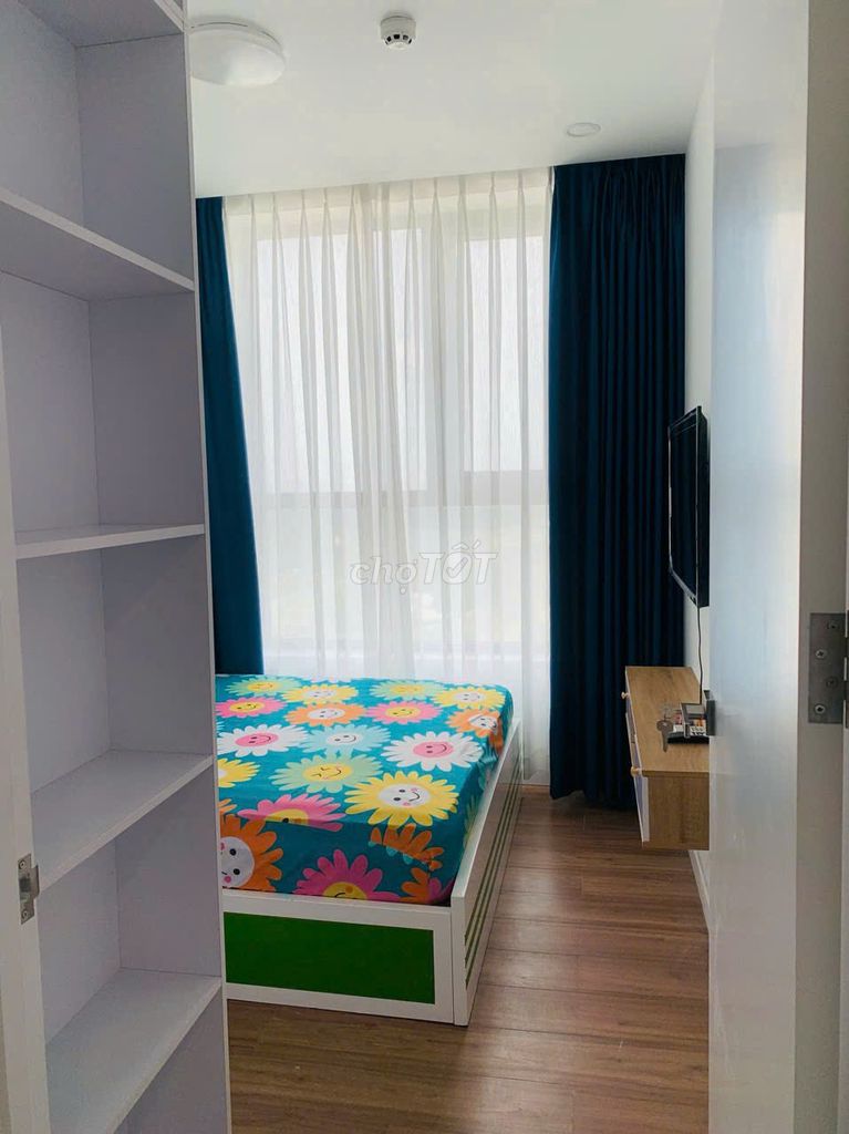 Precia rents a bedroom/two bedroom full of furniture, counseling the right needs.