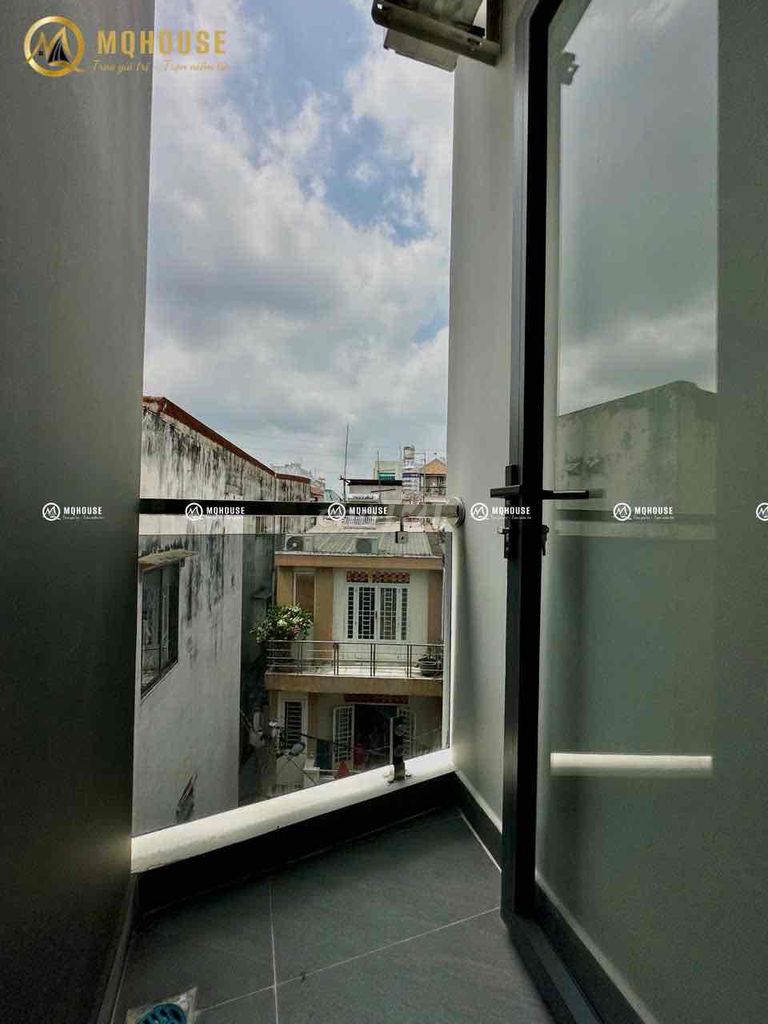 It's just opened - full interior - 40 M2 - immediately Âu Cơ