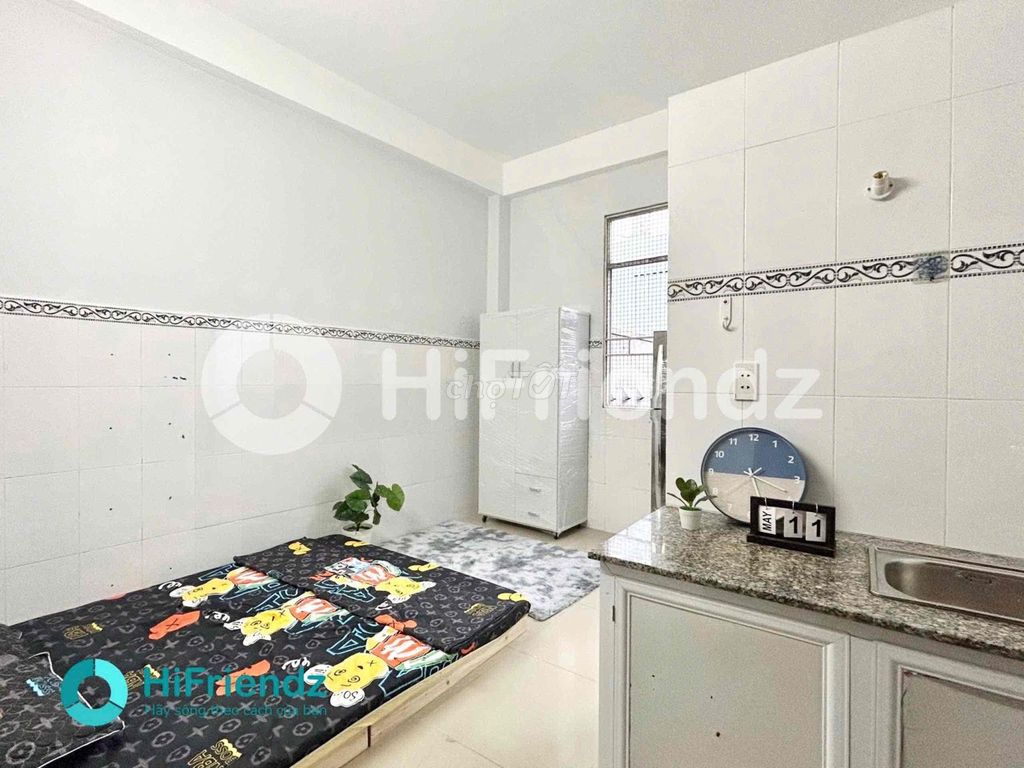 apartment Full Seven, right around the bow of China.