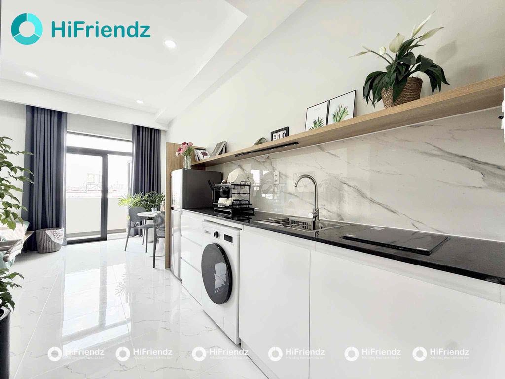 Rent the balcony studio Full interior machine wash on the metro line