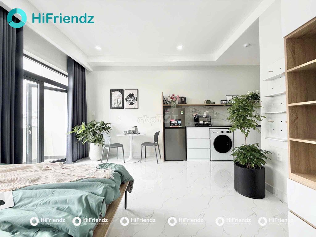 Rent the balcony studio Full interior machine wash on the metro line