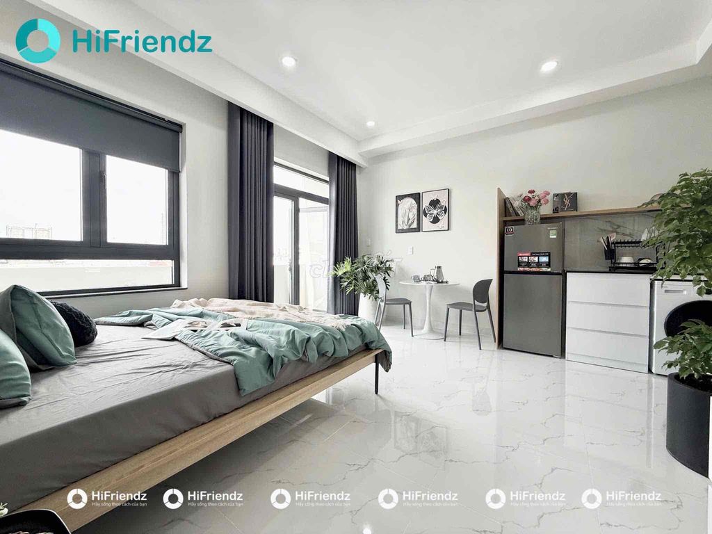 Rent the balcony studio Full interior machine wash on the metro line