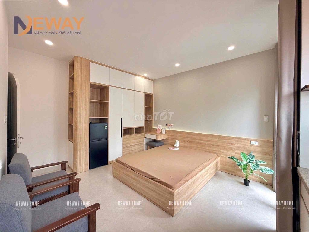 The super-high-end studio with a full Tên Lửa interior.