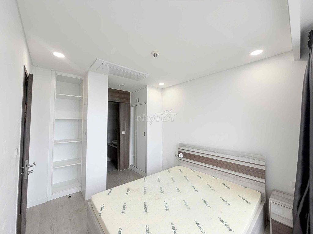Rent an apartment called kingdom101-Queen. One bedroom, two bedroom, three room, good night.