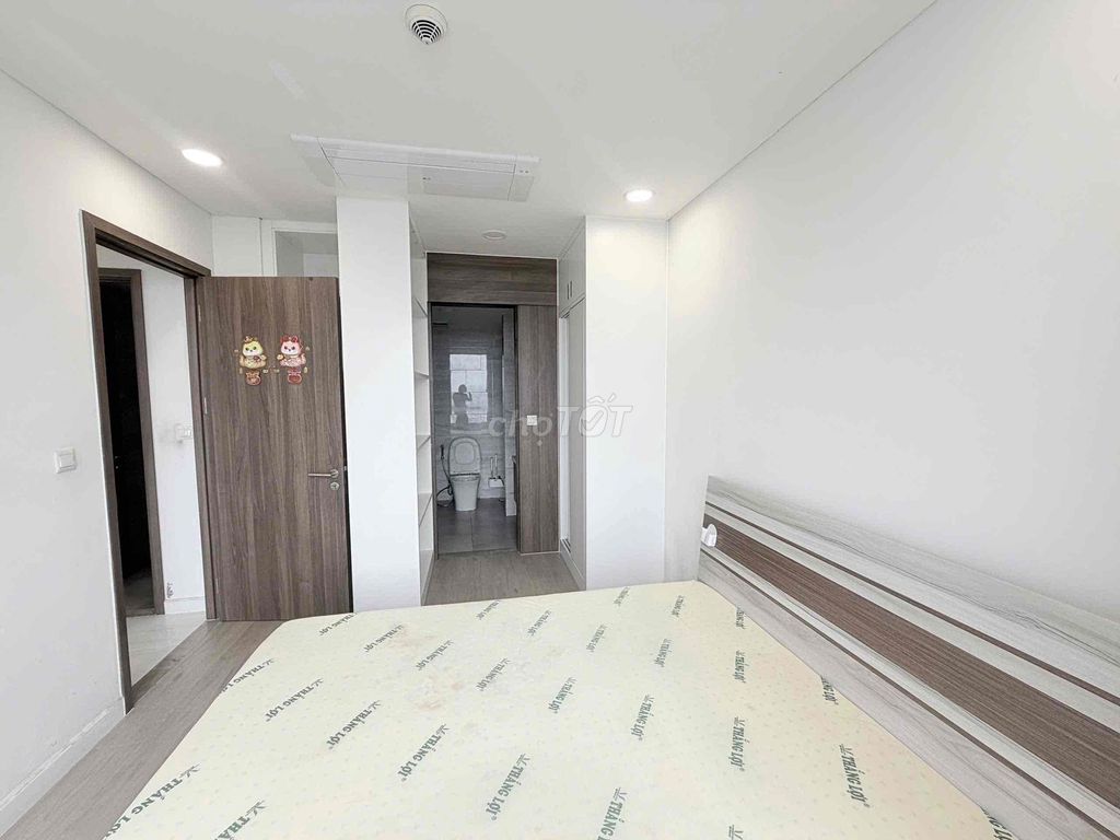 Rent an apartment called kingdom101-Queen. One bedroom, two bedroom, three room, good night.