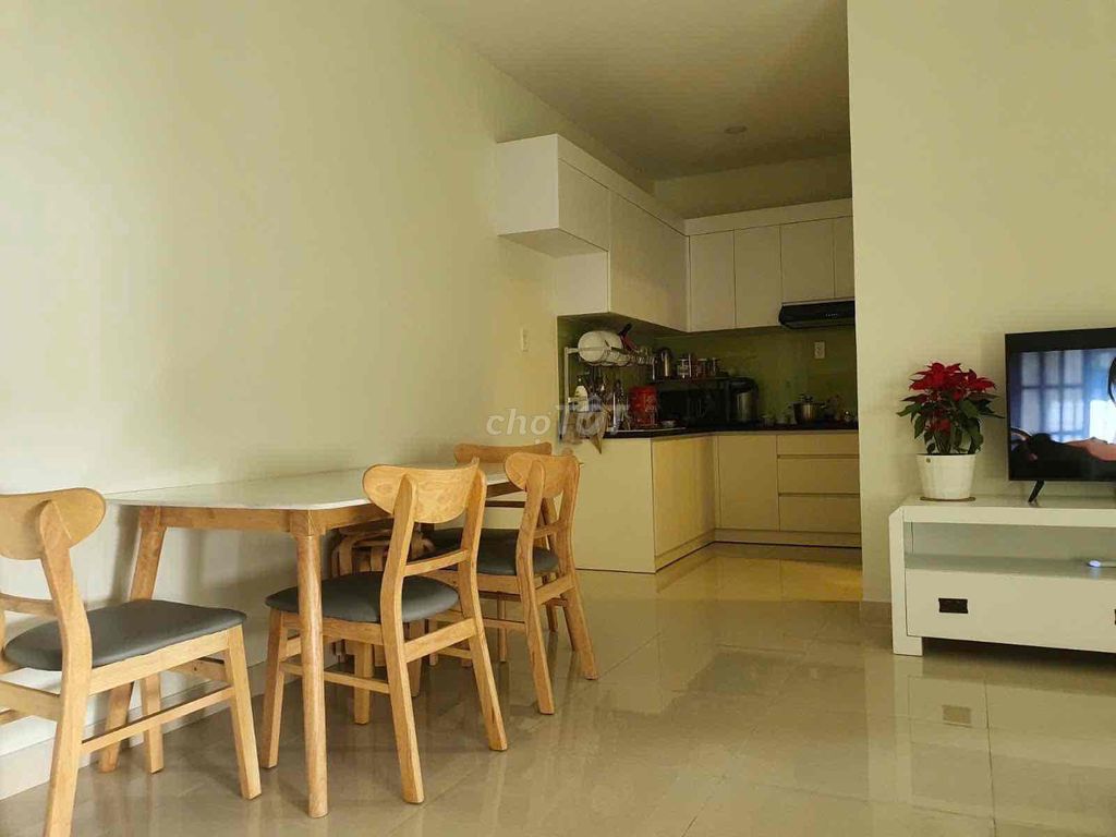 Rent two bedrooms. Two toilets. 62 meters. Seven million. Three bedrooms from 8-10 million.