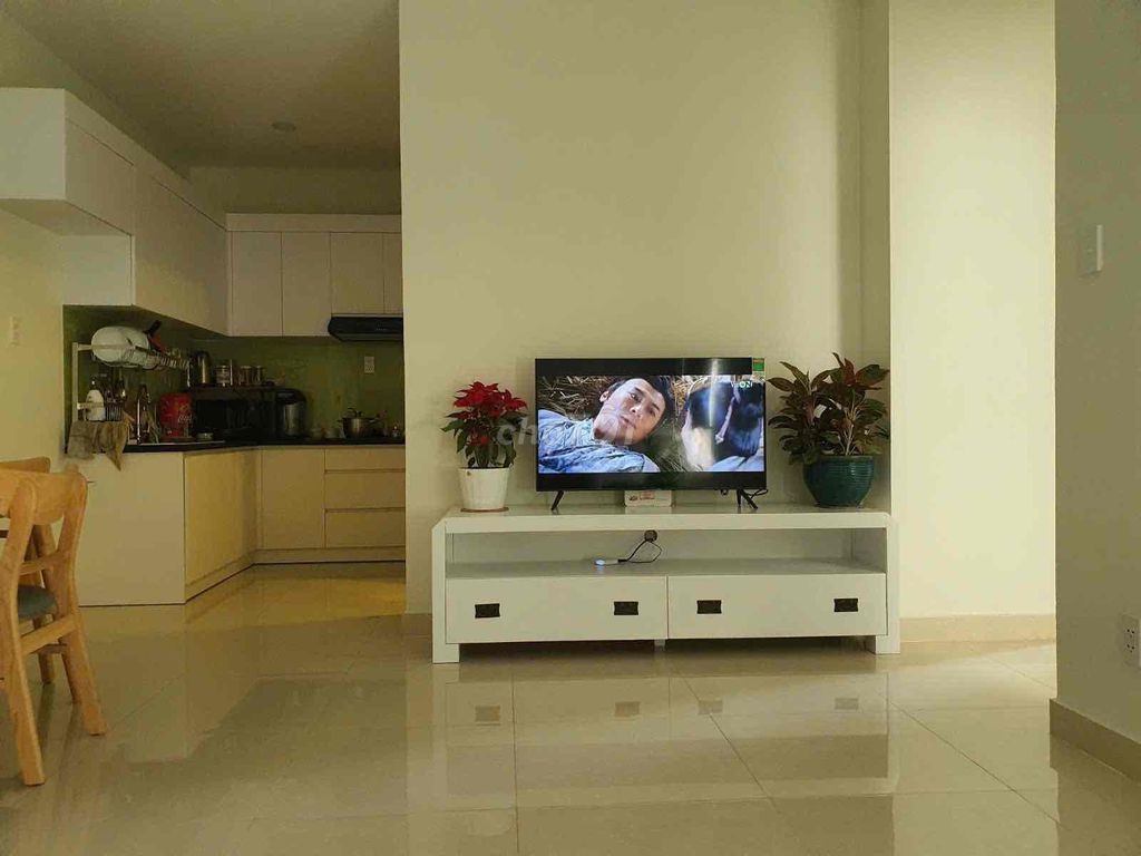 Rent two bedrooms. Two toilets. 62 meters. Seven million. Three bedrooms from 8-10 million.