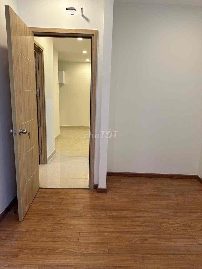 Rent two bedrooms. Two toilets. 62 meters. Seven million. Three bedrooms from 8-10 million.
