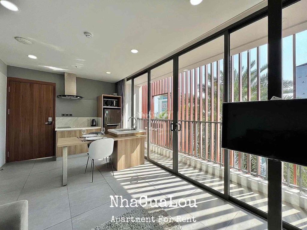 Two bedrooms. One bedroom. - The elevator balcony.