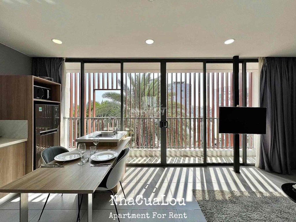 Two bedrooms. One bedroom. - The elevator balcony.