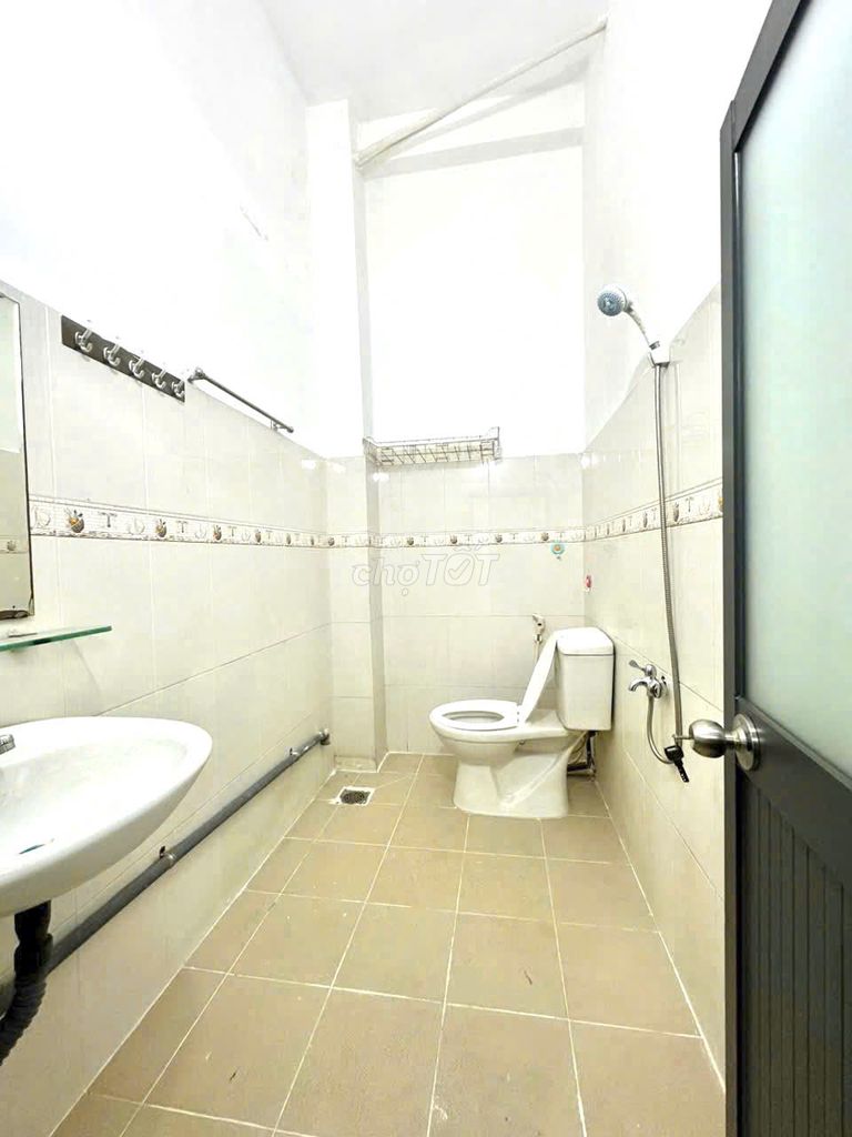 Rent the Duplx, near the Constitutional College, right here in the Sand House.