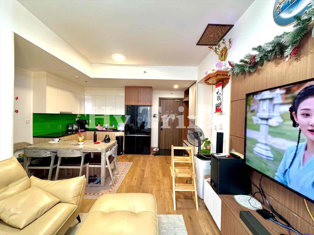 Renting two Mizuki Park bedrooms - full of fine interiors
